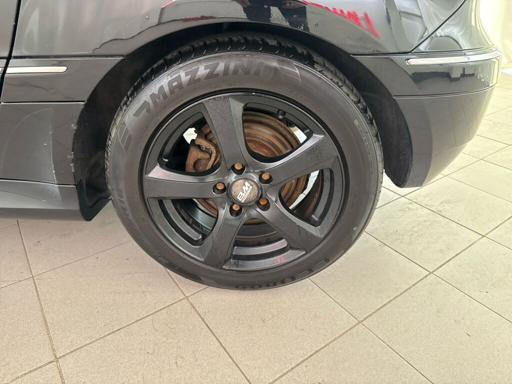 Mercedes-Benz B 2010 Musta