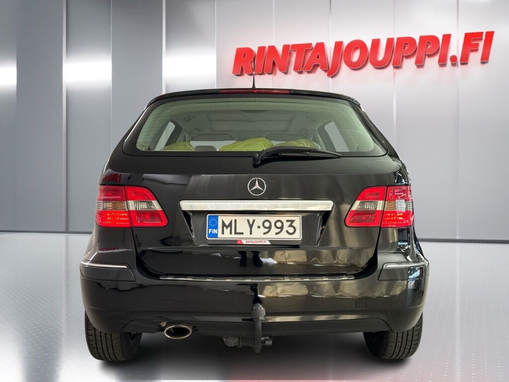 Mercedes-Benz B 2010 Musta
