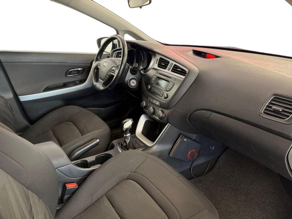 Kia Ceed 2014 Valkoinen