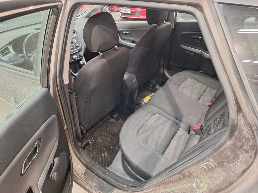 Kia Ceed 2015 Ruskea (beige)