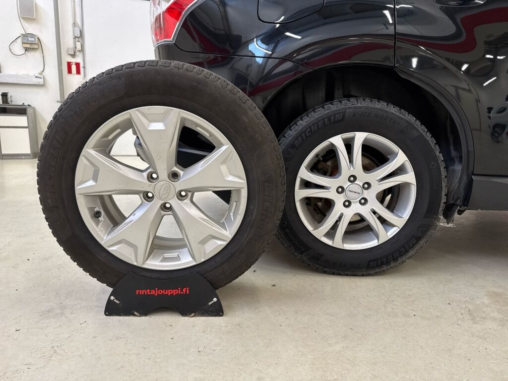 Subaru Forester 2014 Musta