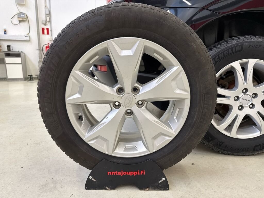 Subaru Forester 2014 Musta