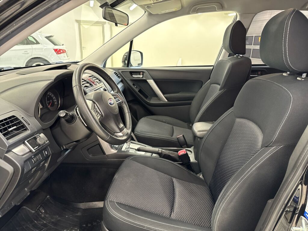 Subaru Forester 2014 Musta