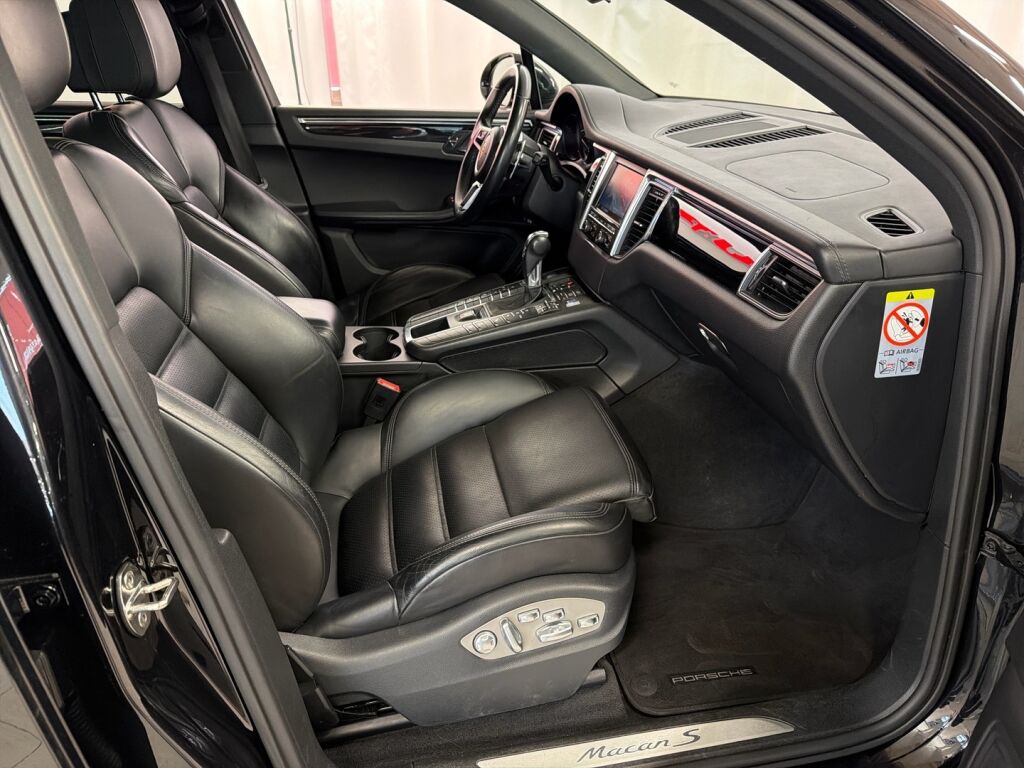 Porsche Macan 2015 Musta