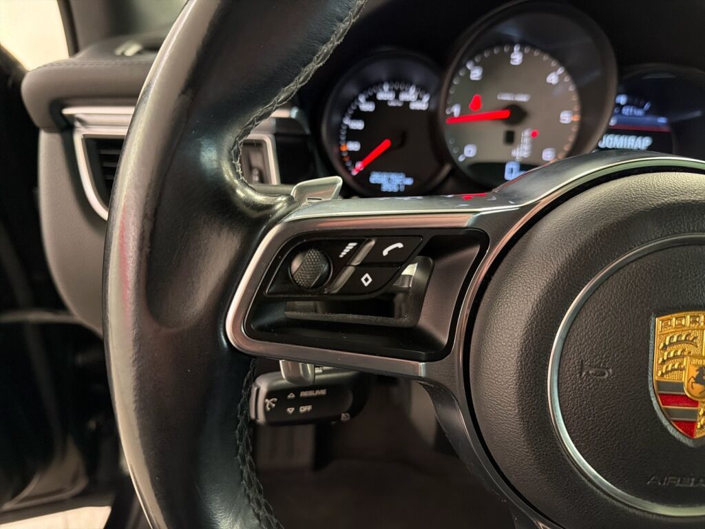 Porsche Macan 2015 Musta