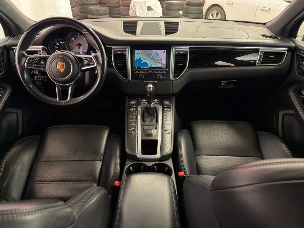 Porsche Macan 2015 Musta