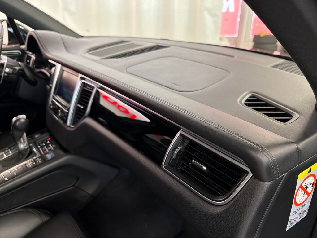 Porsche Macan 2015 Musta