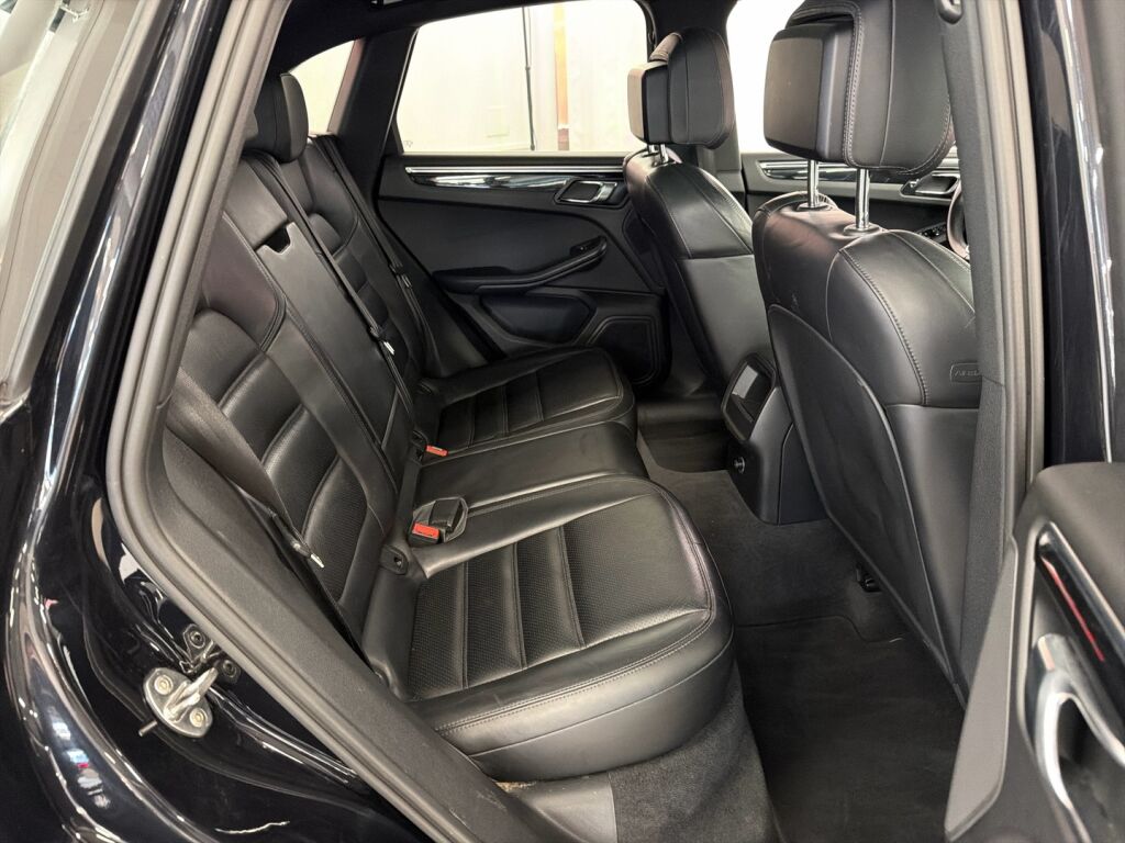 Porsche Macan 2015 Musta
