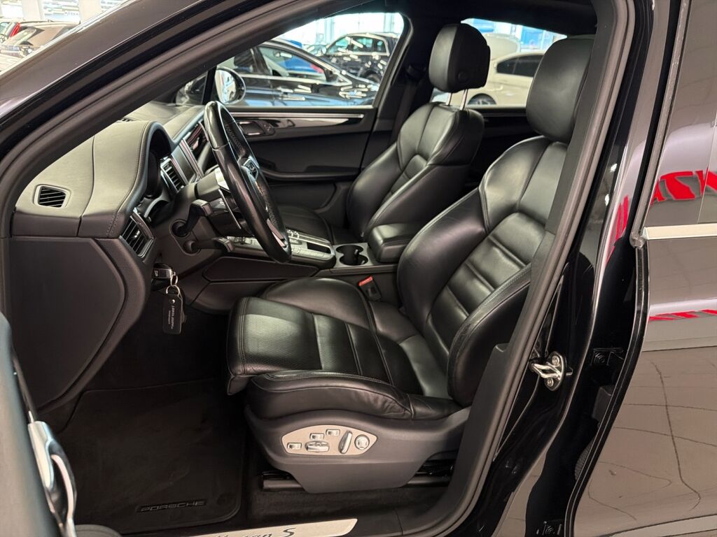 Porsche Macan 2015 Musta