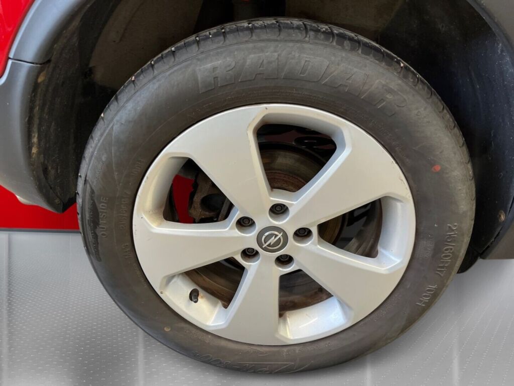 Opel Mokka 2015 Punainen