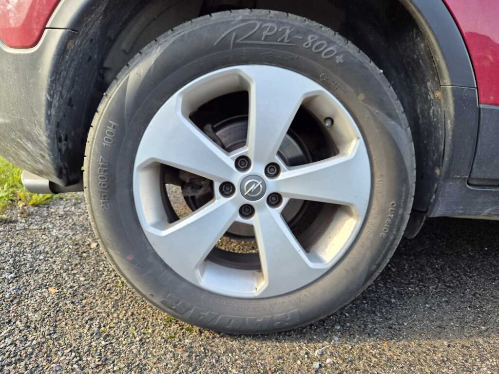 Opel Mokka 2015 Punainen