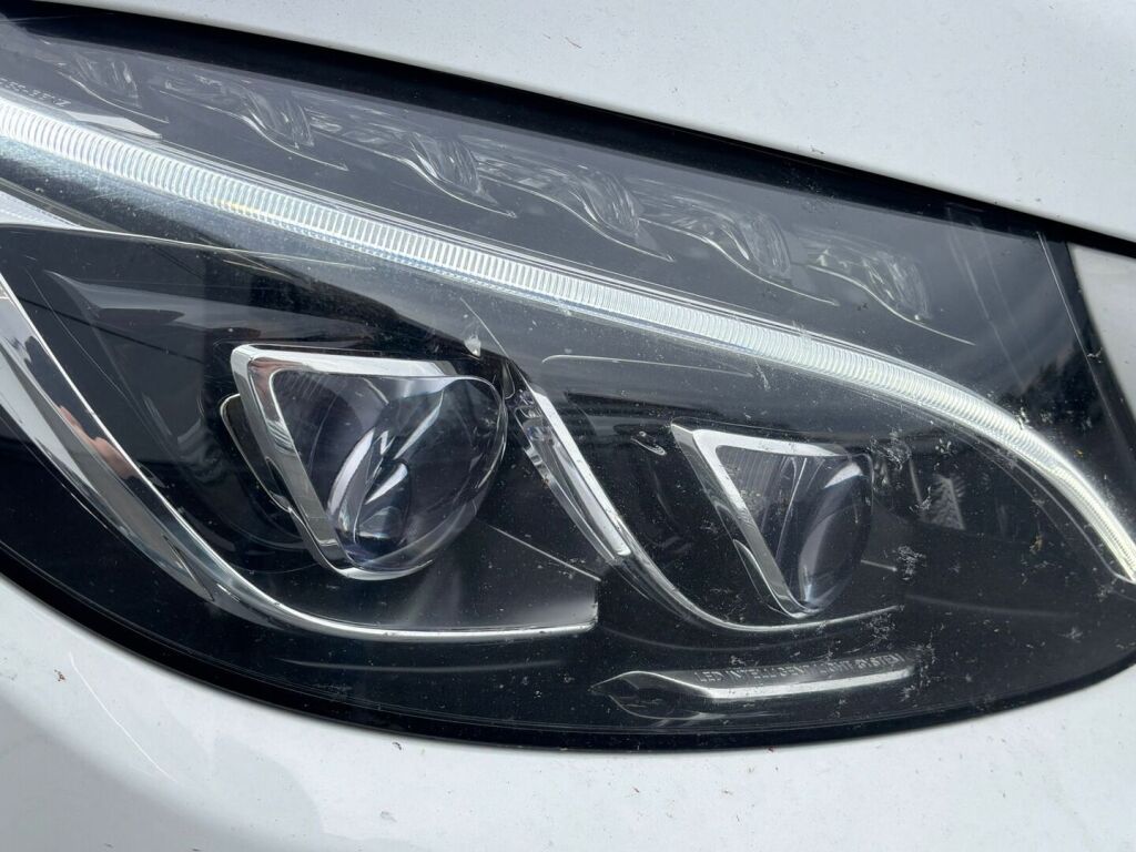 Mercedes-Benz C 2015 Valkoinen