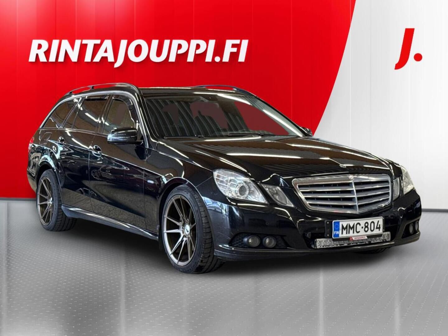 Musta Mercedes-Benz E