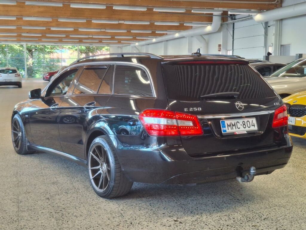 Mercedes-Benz E 2010 Musta