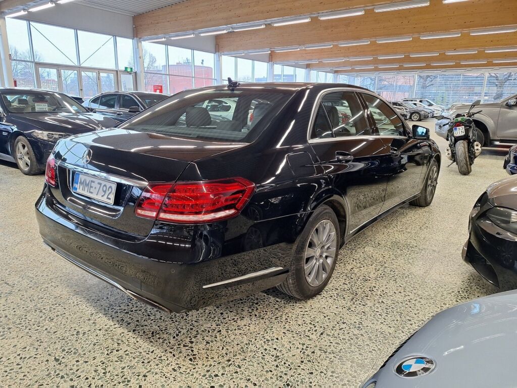 Mercedes-Benz E 2015 Musta