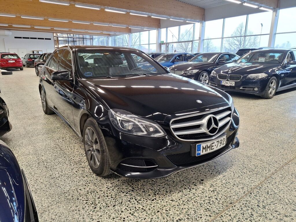 Mercedes-Benz E 2015 Musta