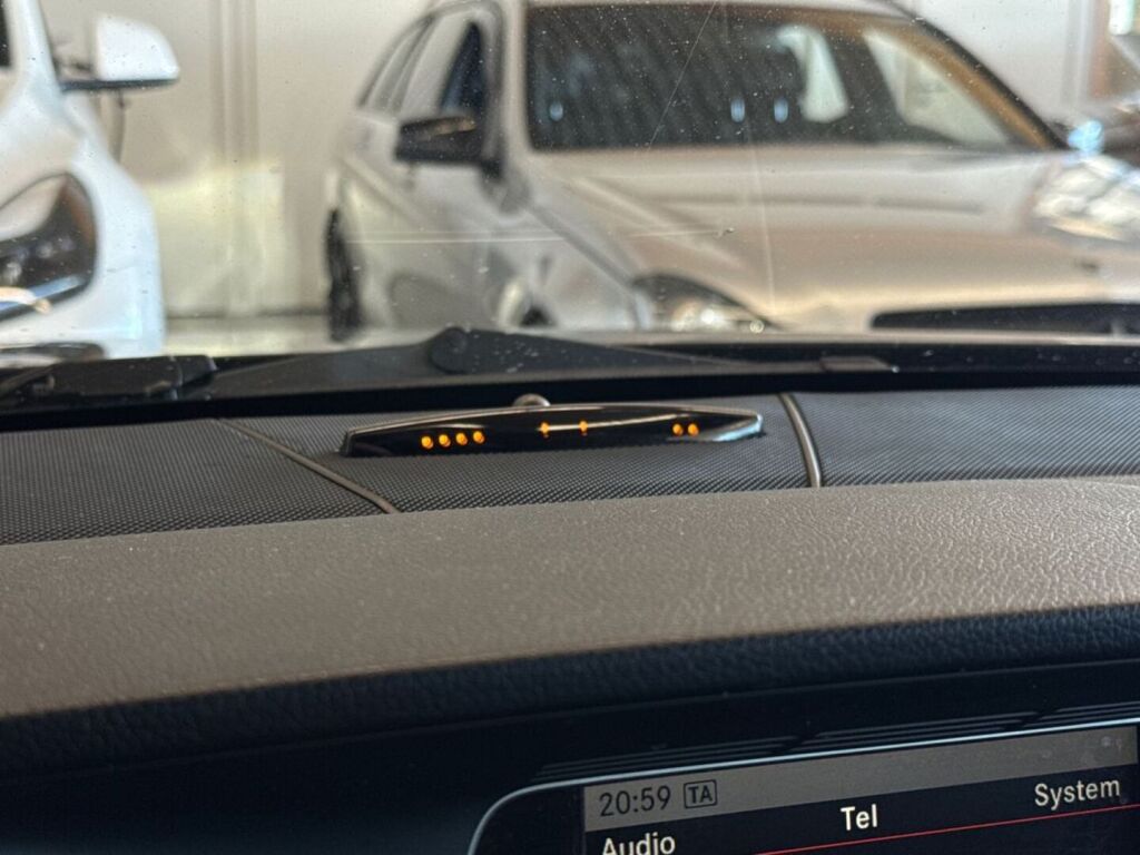 Mercedes-Benz E 2015 Musta