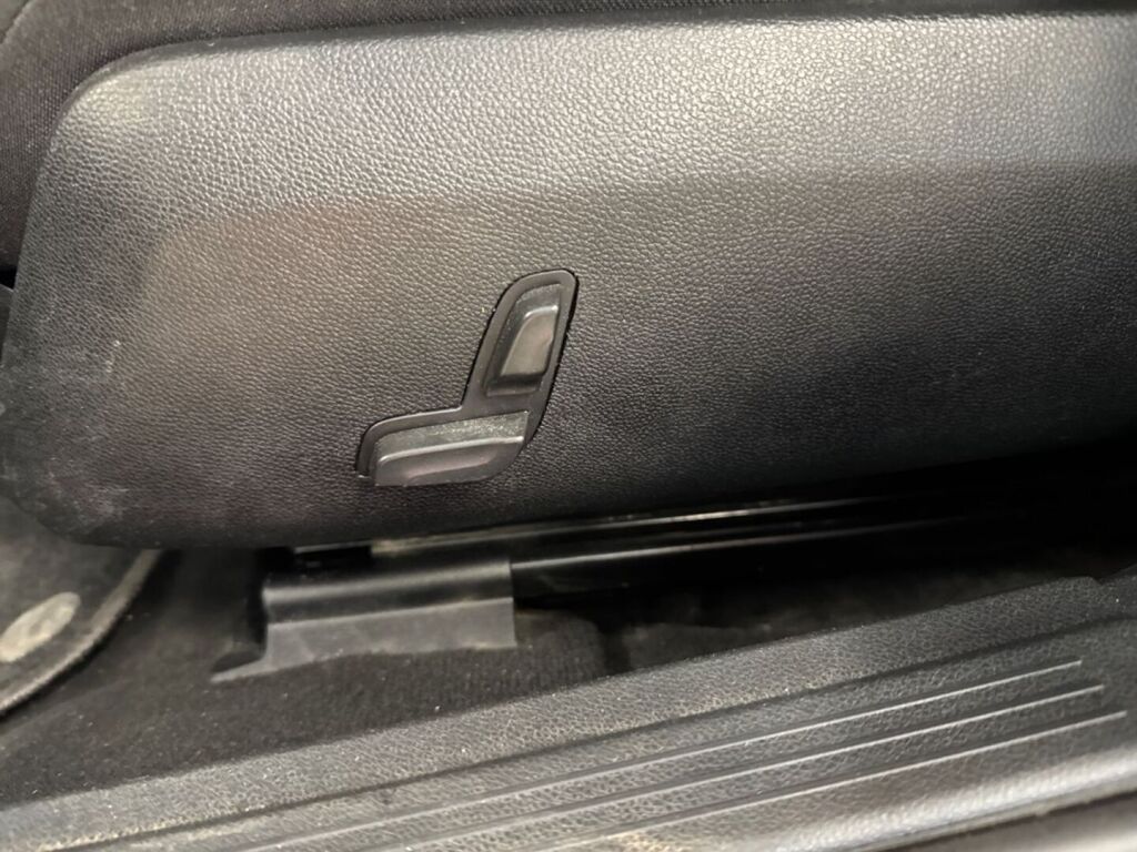 Mercedes-Benz E 2015 Musta