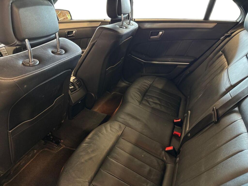 Mercedes-Benz E 2015 Musta