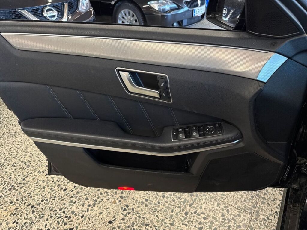 Mercedes-Benz E 2015 Musta