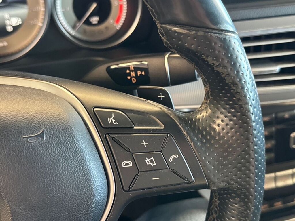 Mercedes-Benz E 2015 Musta