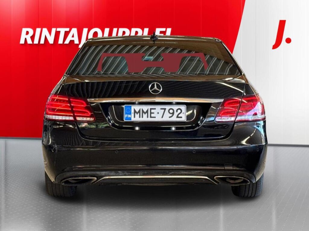 Mercedes-Benz E 2015 Musta