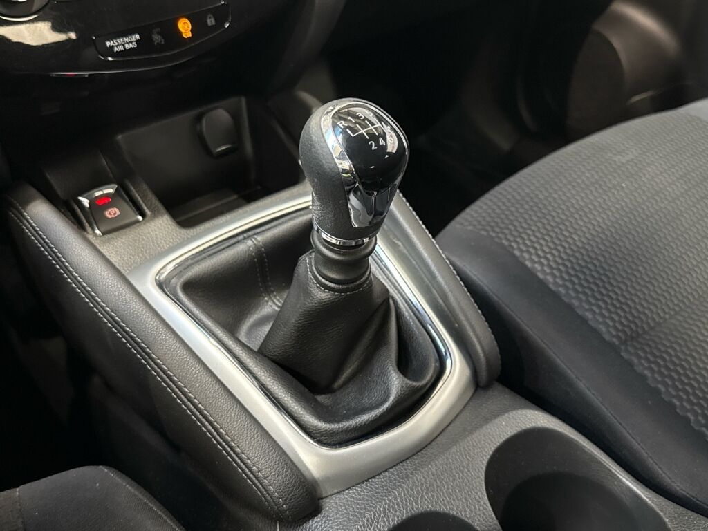 Nissan Qashqai 2015 Valkoinen