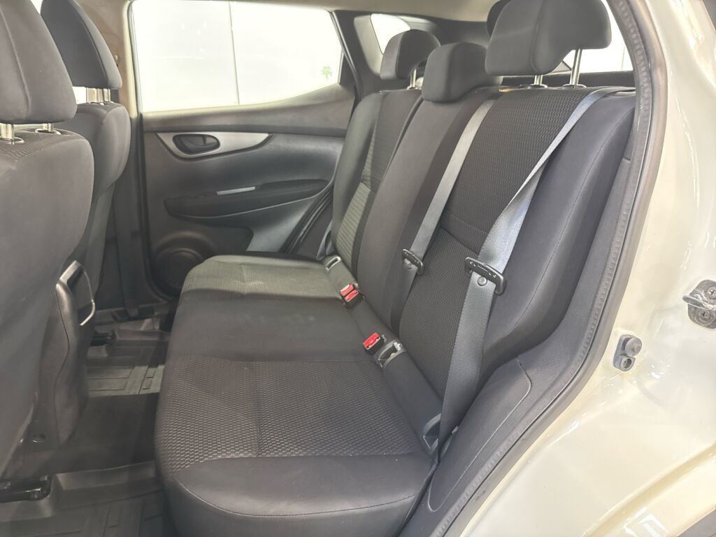 Nissan Qashqai 2015 Valkoinen