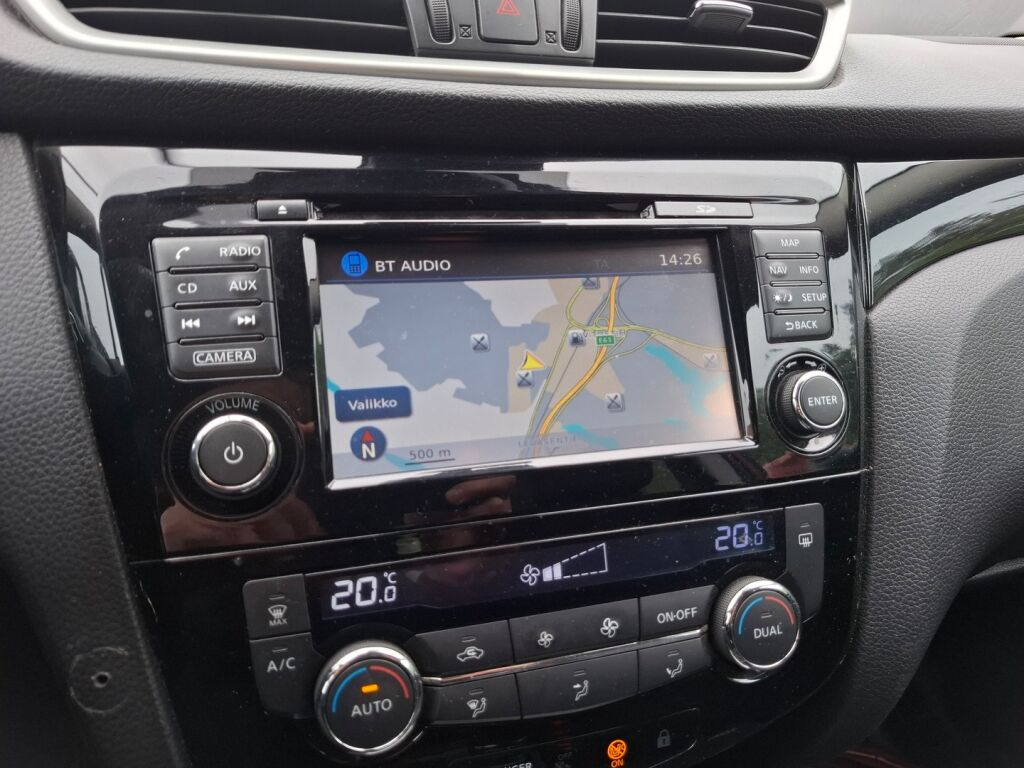 Nissan Qashqai 2015 Punainen