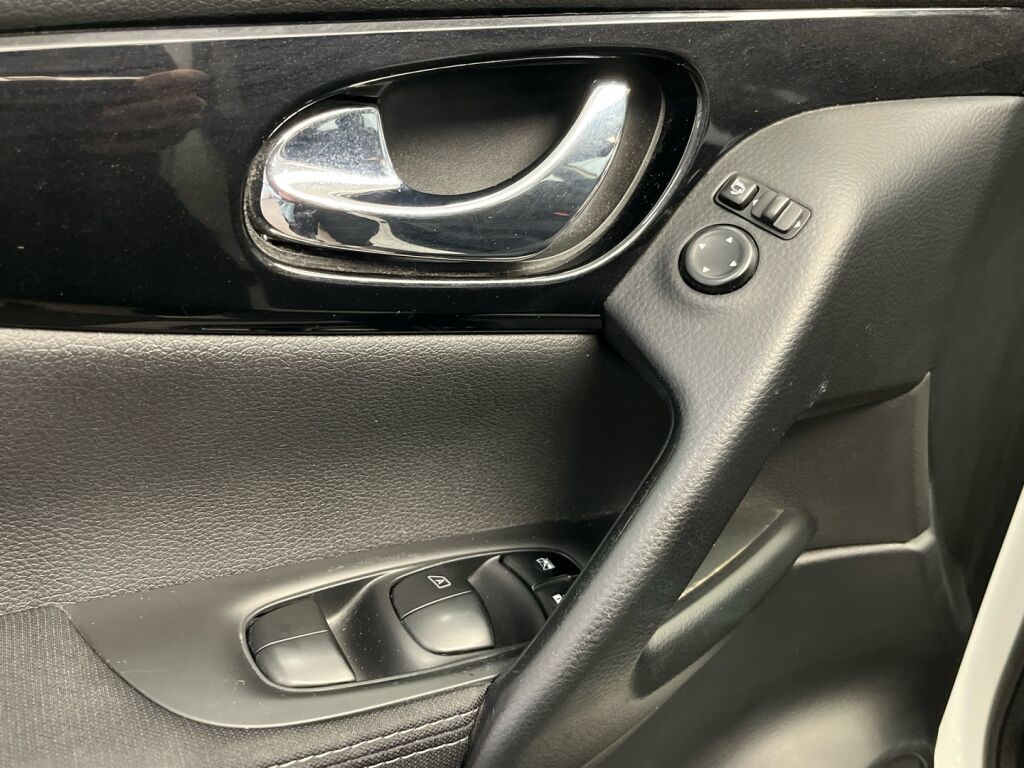 Nissan Qashqai 2015 Valkoinen