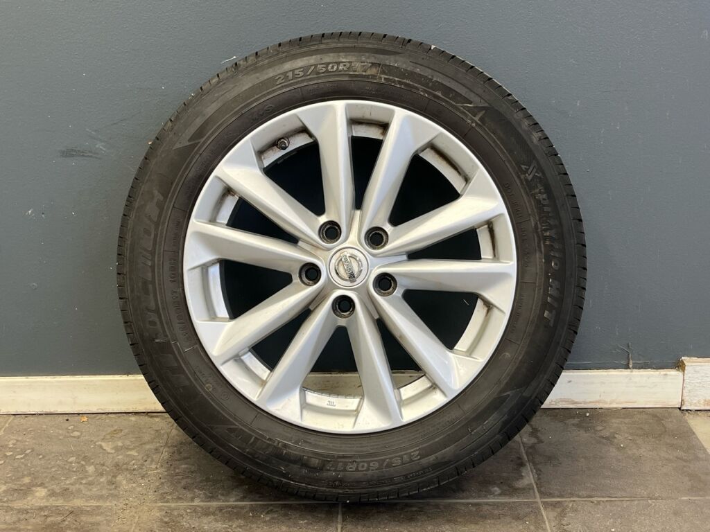 Nissan Qashqai 2015 Valkoinen