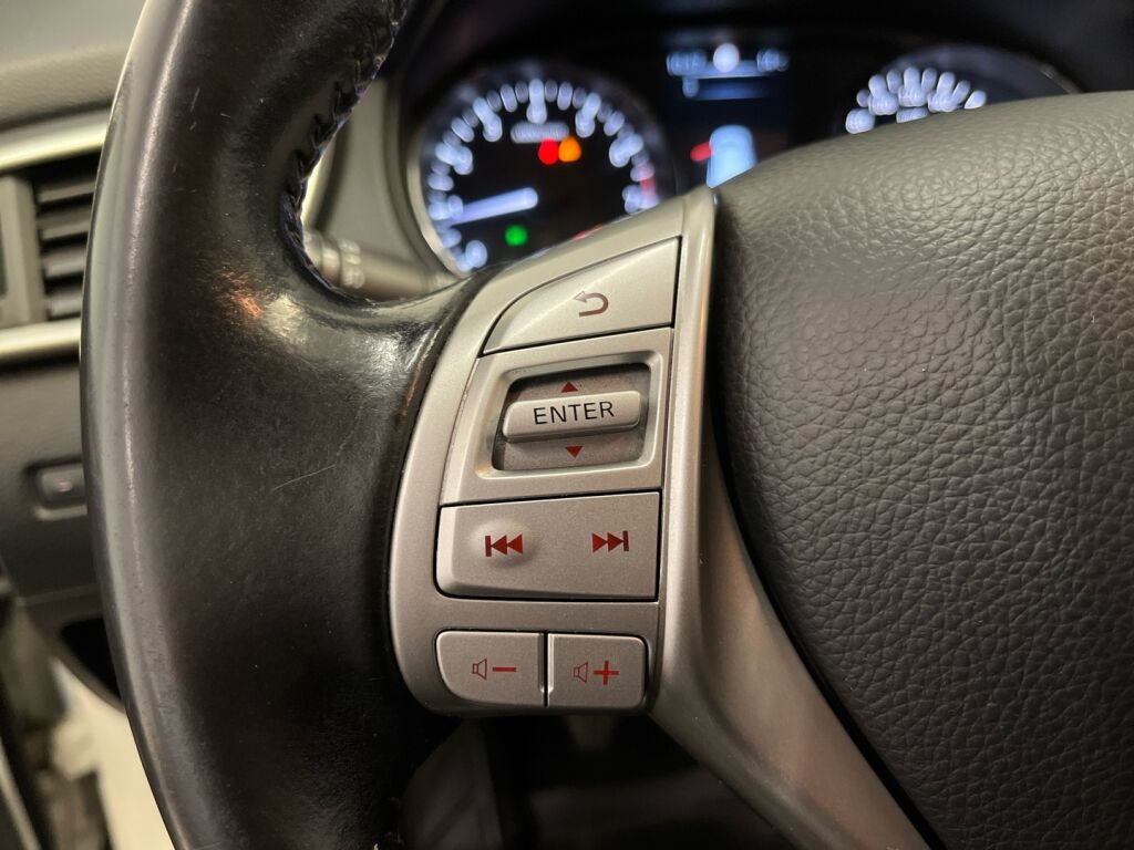 Nissan Qashqai 2015 Valkoinen