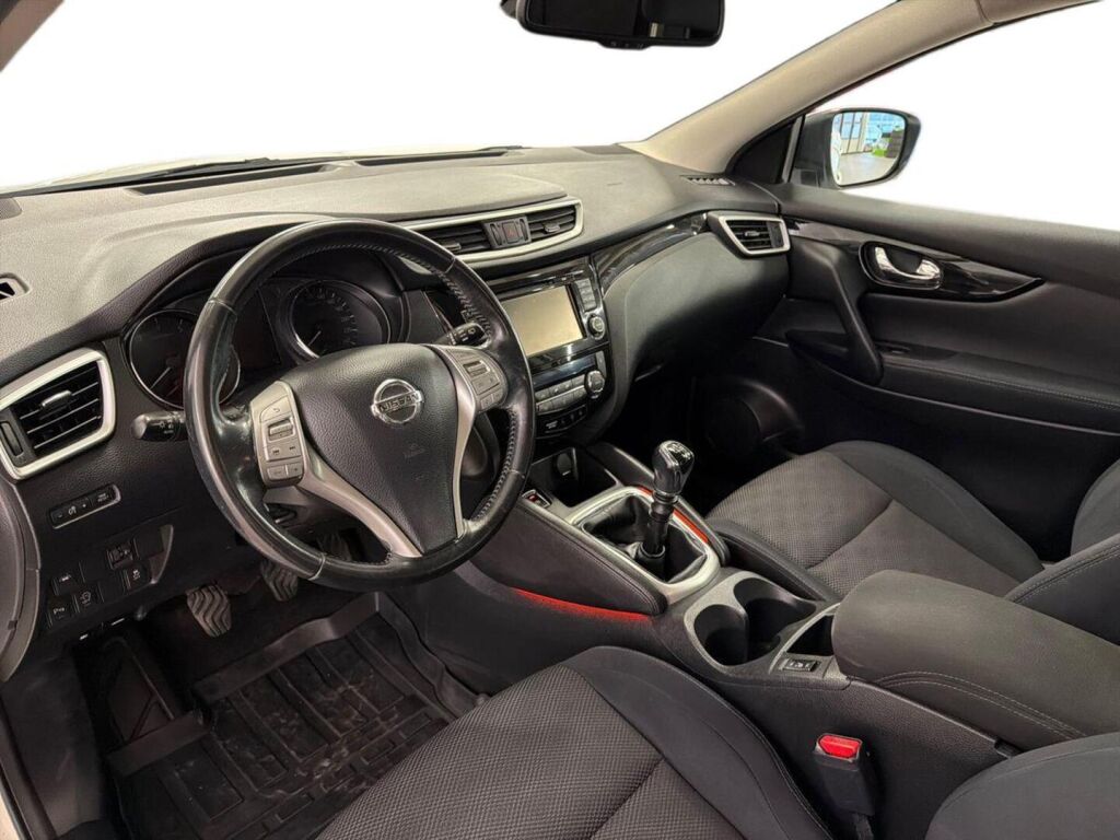 Nissan Qashqai 2015 Valkoinen