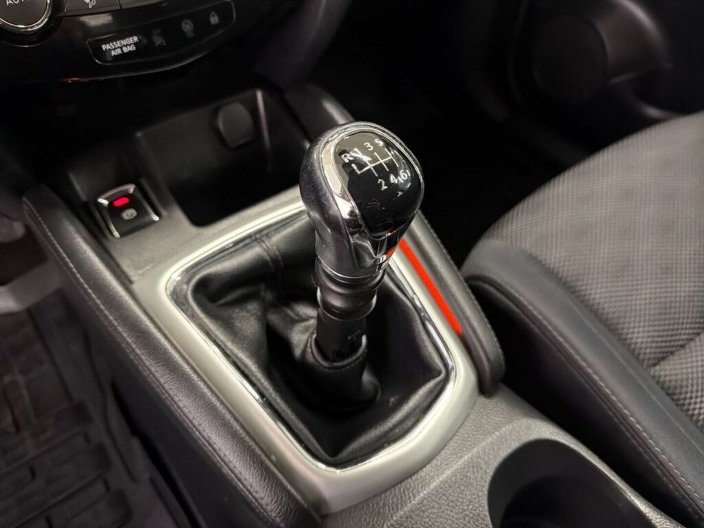 Nissan Qashqai 2015 Valkoinen