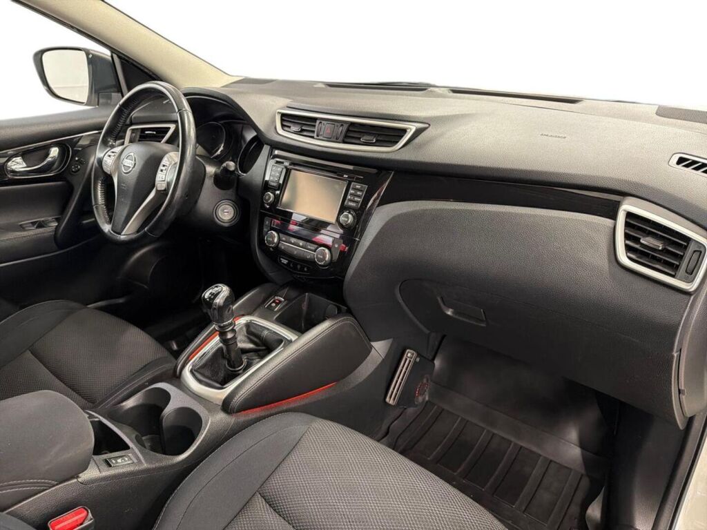 Nissan Qashqai 2015 Valkoinen