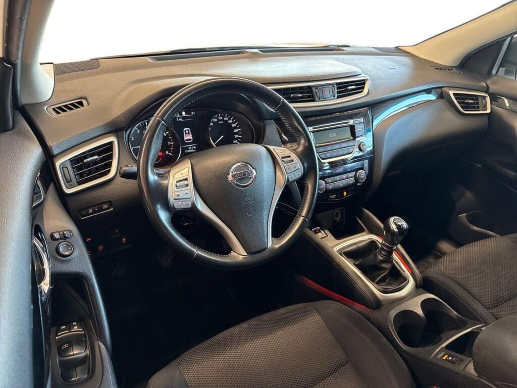 Nissan Qashqai 2015 Valkoinen