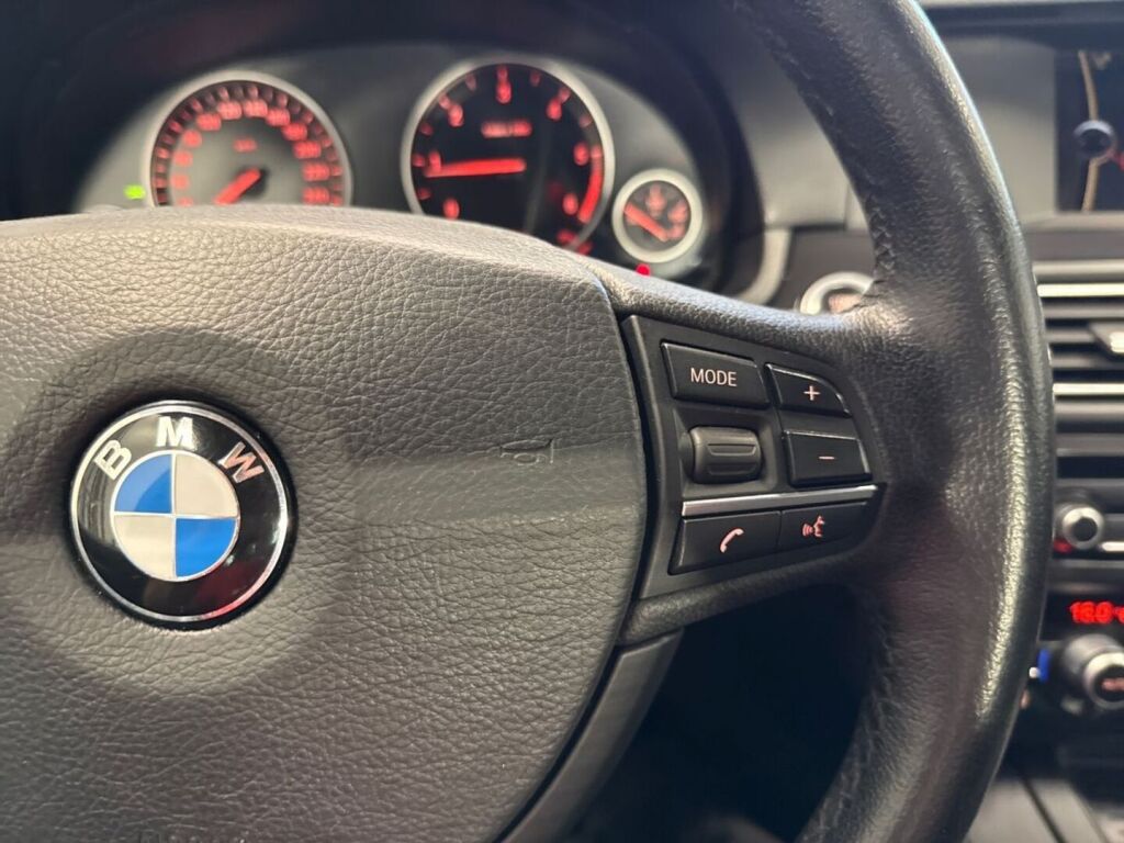 BMW 520 2013 Musta