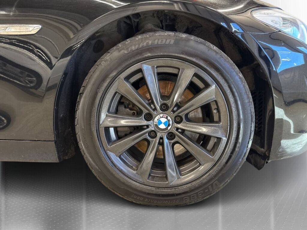 BMW 520 2013 Musta
