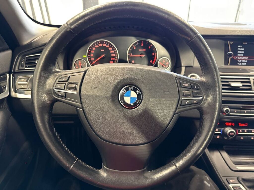BMW 520 2013 Musta