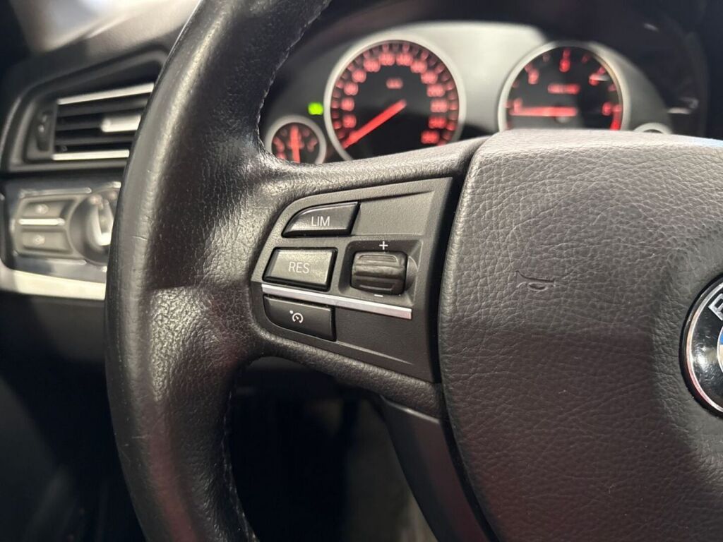 BMW 520 2013 Musta