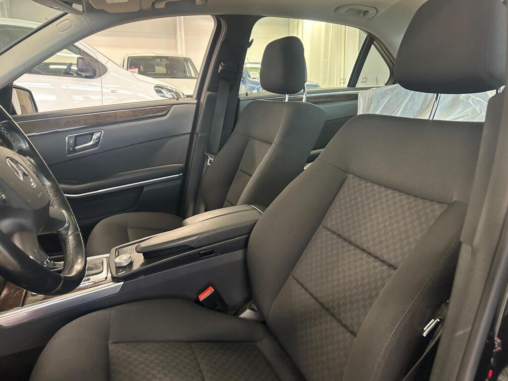Mercedes-Benz E 2011 Musta