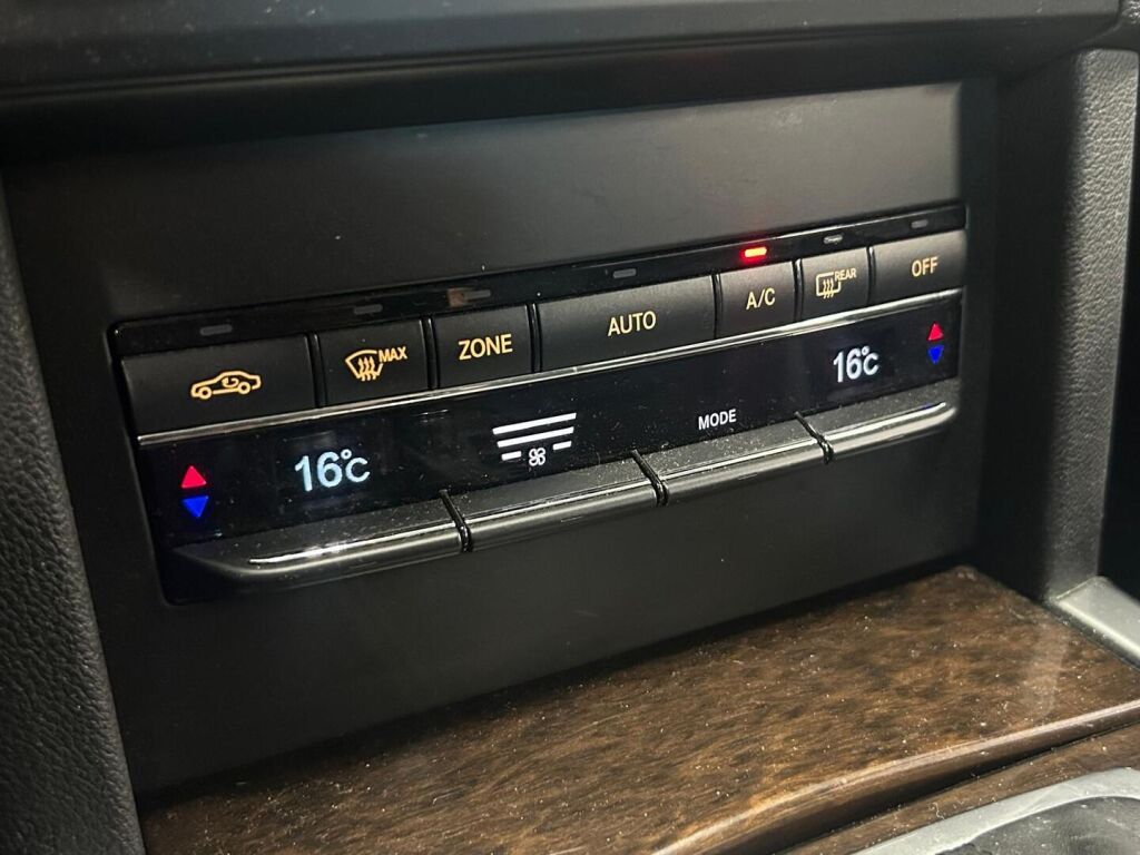 Mercedes-Benz E 2011 Musta