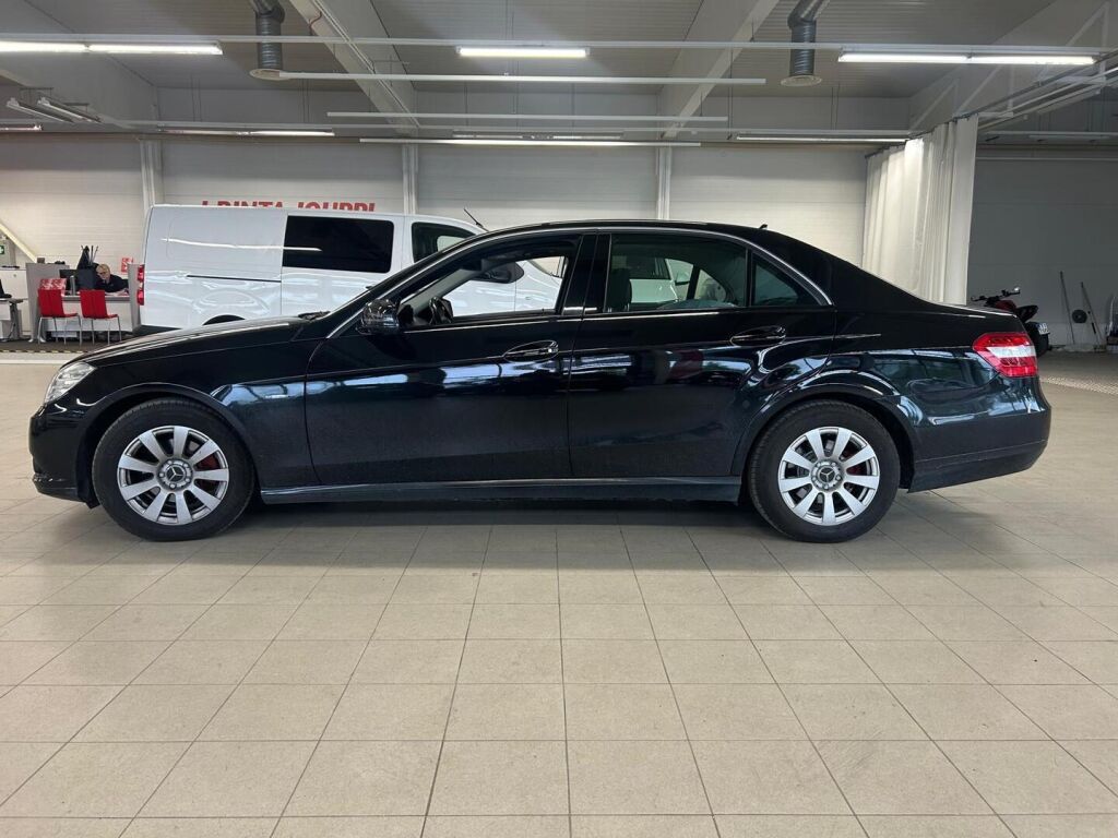 Mercedes-Benz E 2011 Musta
