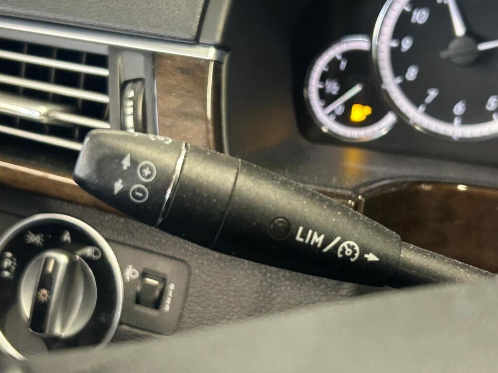 Mercedes-Benz E 2011 Musta