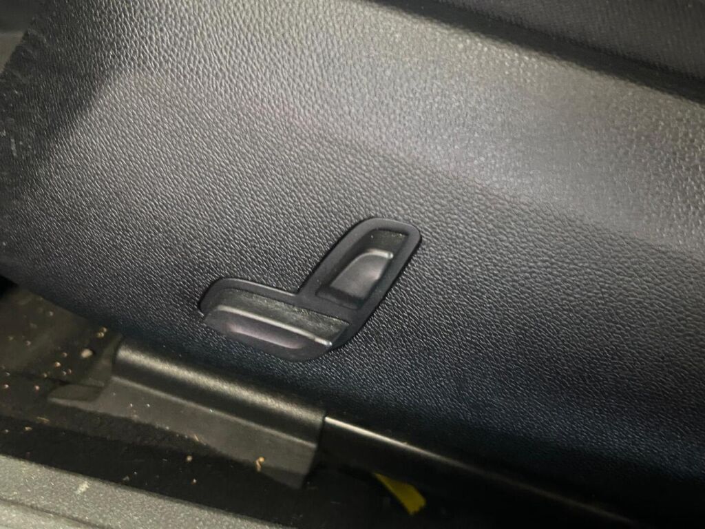 Mercedes-Benz E 2011 Musta