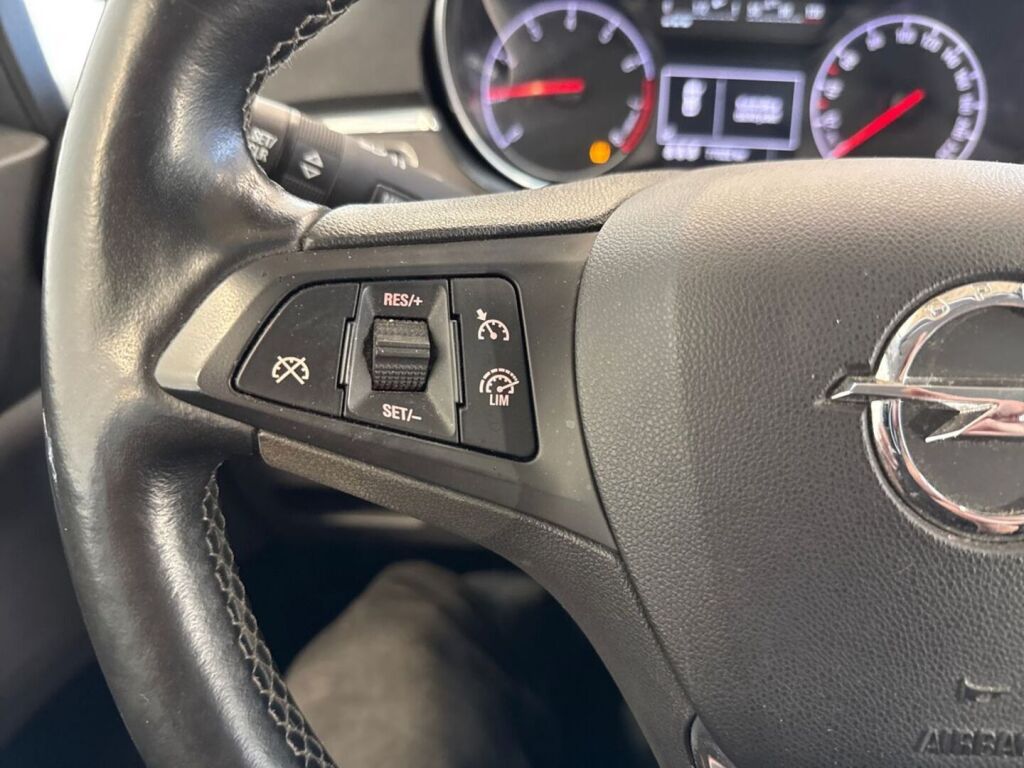 Opel Corsa 2015 Valkoinen