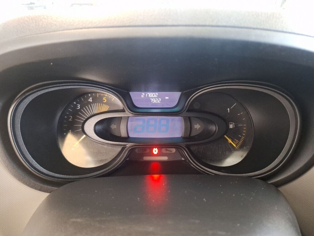 Renault Trafic 2015 Valkoinen