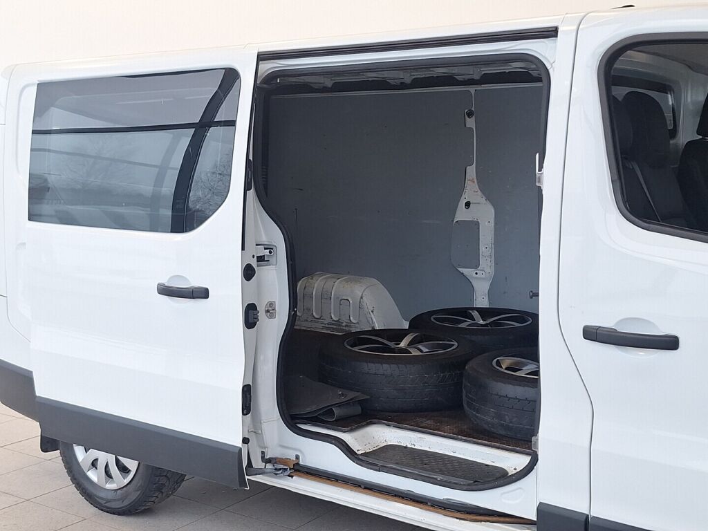 Renault Trafic 2015 Valkoinen