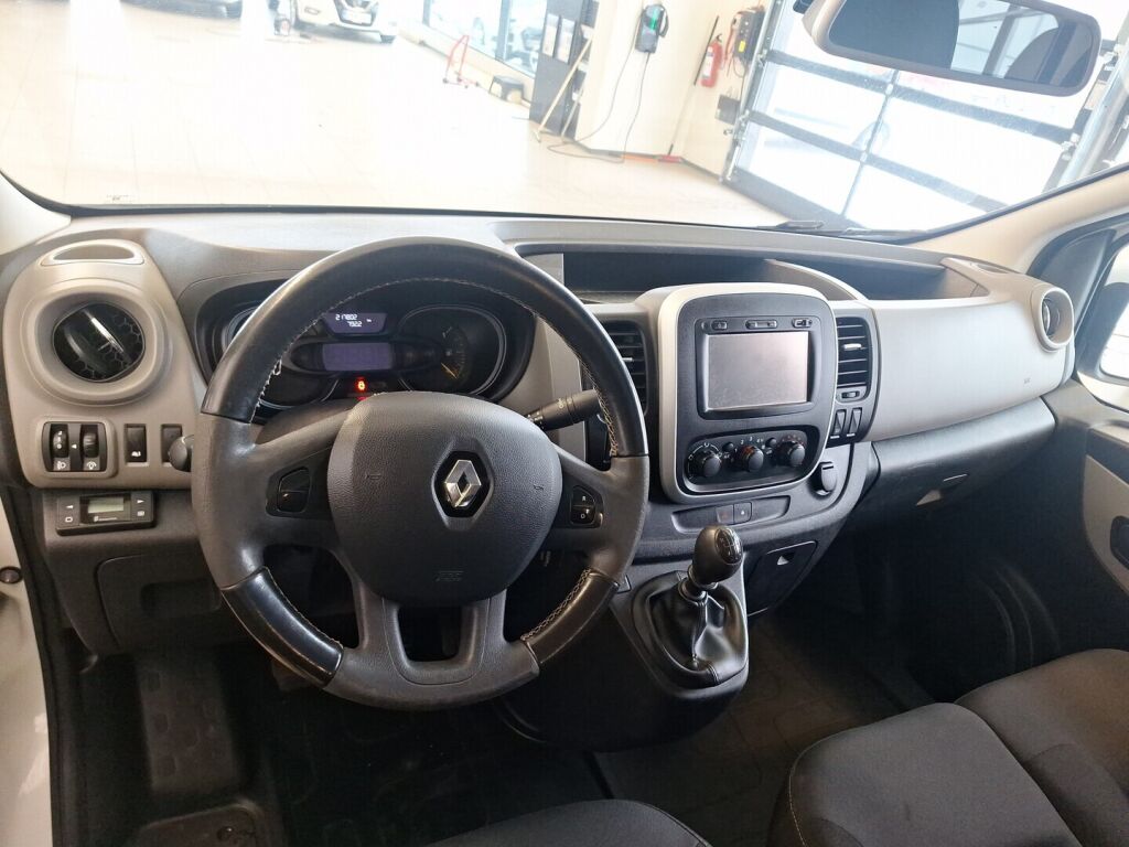 Renault Trafic 2015 Valkoinen