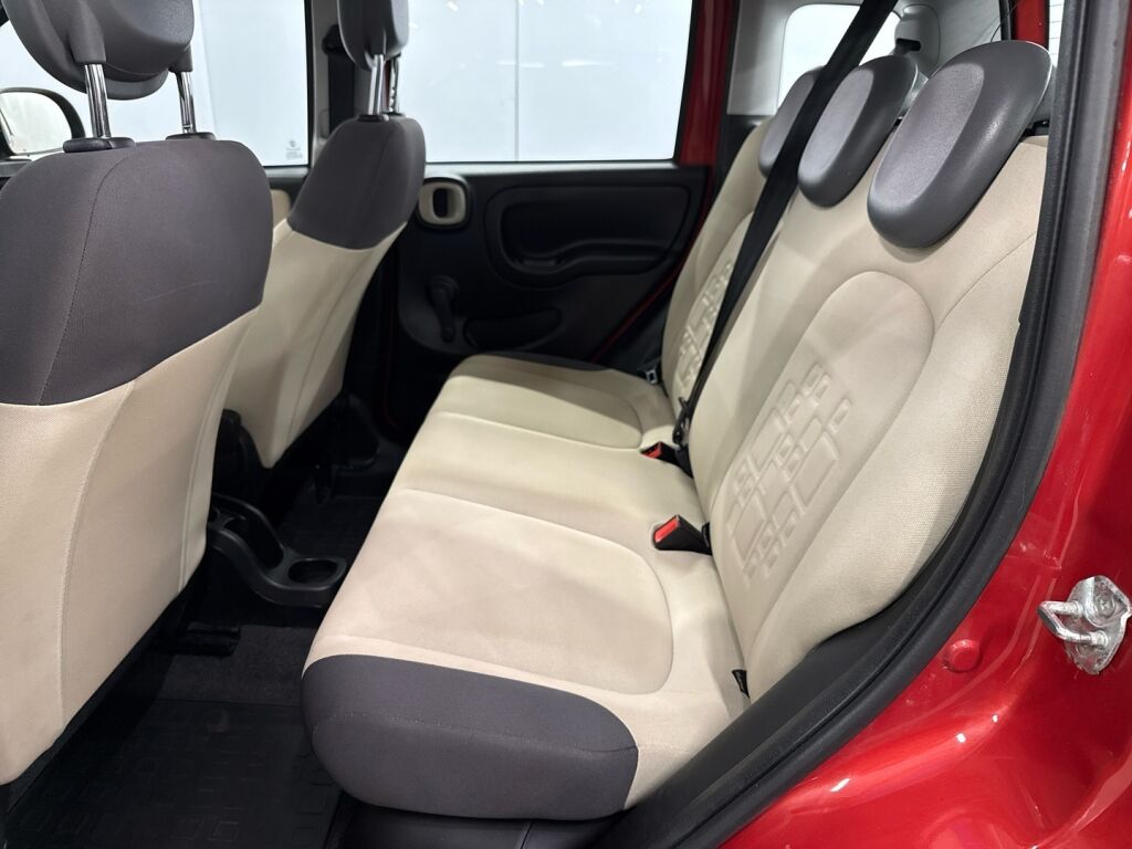 Fiat Panda 2015 Punainen